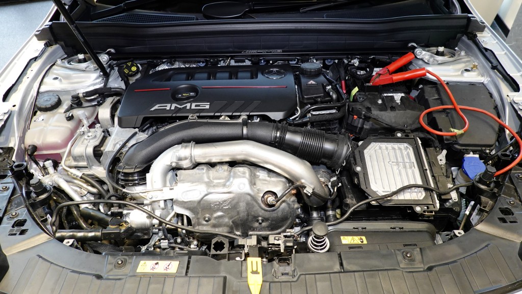 平治Facelift新版AMG GLB35 4Matic配用2公升直4 Turbo引擎，输出马力306ps