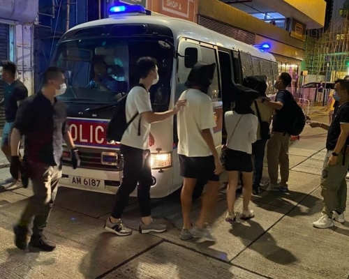 部分被捕男女。警方圖片