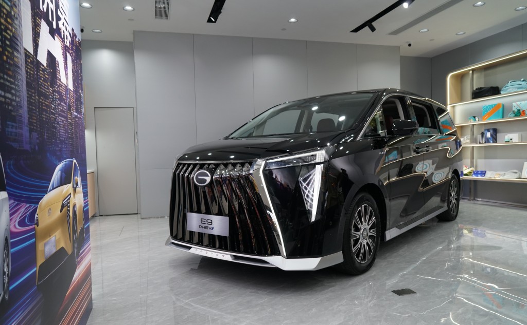 广汽传祺E9 PHEV，充电式混能豪华7人MPV预计今年第四季到港，售价待定。