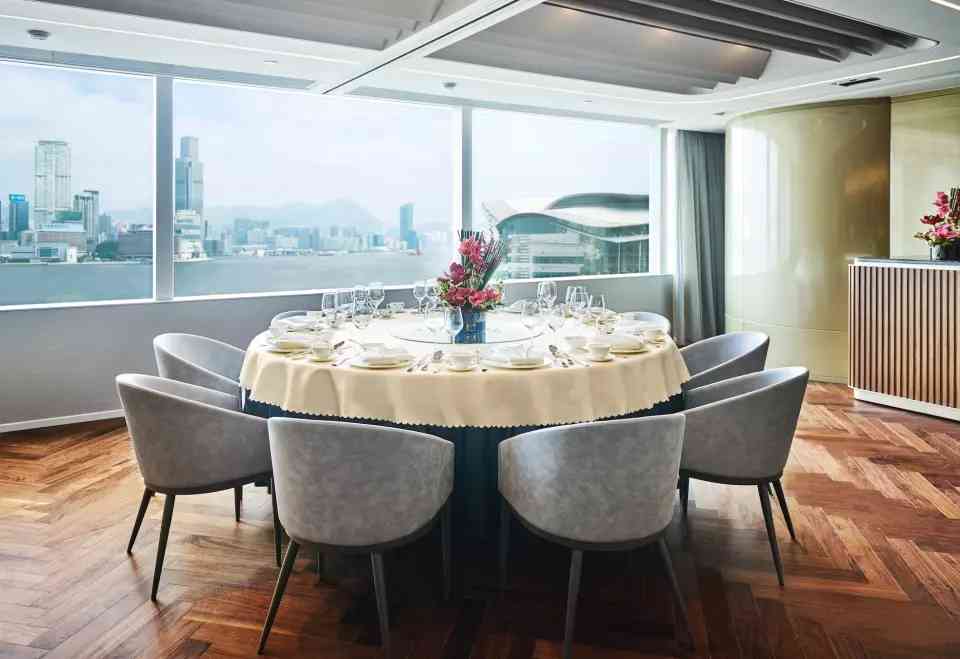 海都酒家於1987年開業,並於1998年選址金鐘中信大廈開設分店,自今已有38年歷史。 海都酒家於1987年開業,並於1998年選址金鐘中信大廈開設分店,自今已有38年歷史。