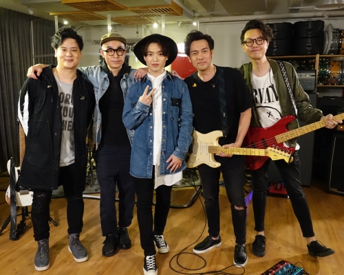 Jer興奮有機會跟前輩Dear Jane合作。