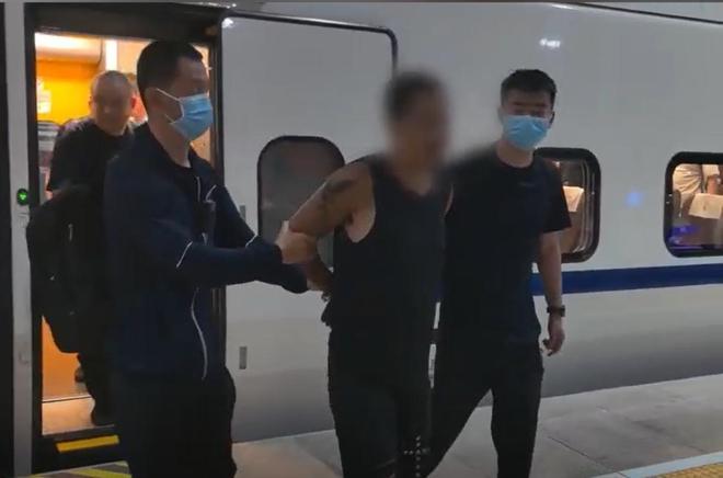 非禮女乘客男子被行拘10日。北京鐵警 非禮女乘客男子被行拘10日。北京鐵警