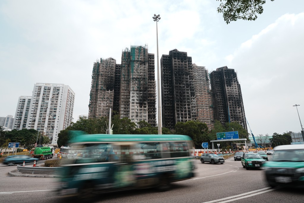 黃偉綸強調，若最終得到主流業主同意納入收購，收購價會與現時7座一樣。