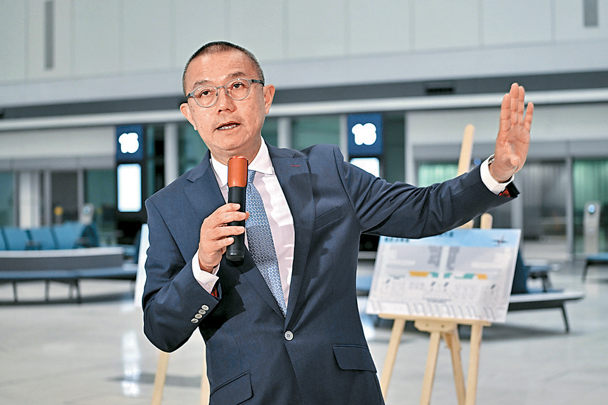 姚兆聰形容,新的二號客運大樓比以往「大咗、靚咗、闊咗」。