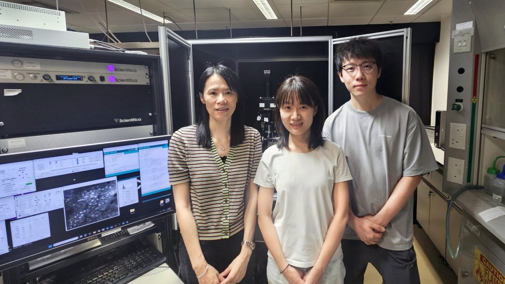 中大及城大研究揭示大腦在「一心多用」的機制。圖為柯亞（左）及其團隊。中大提供