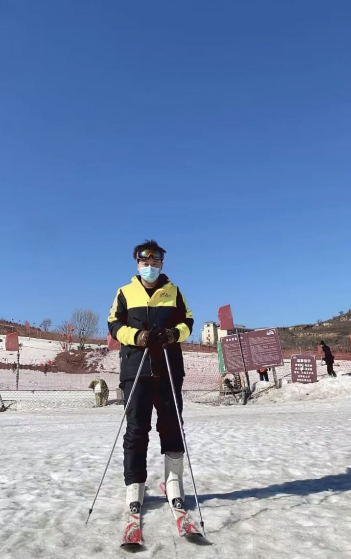 李先生患病前身体健康，热爱运动。抖音