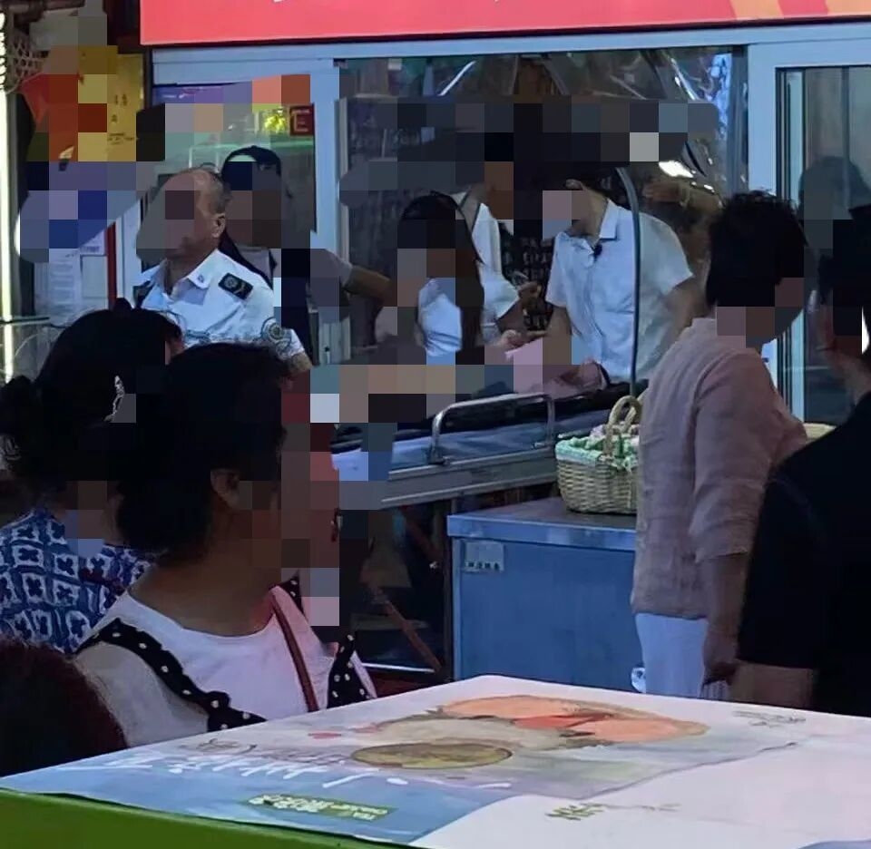 江西小炒店用餐,粵女「辣中毒」送院。圖為事發現場 江西小炒店用餐,粵女「辣中毒」送院。圖為事發現場