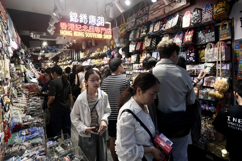 復活節假期期間,遊客消費疏爽。 復活節假期期間,遊客消費疏爽。