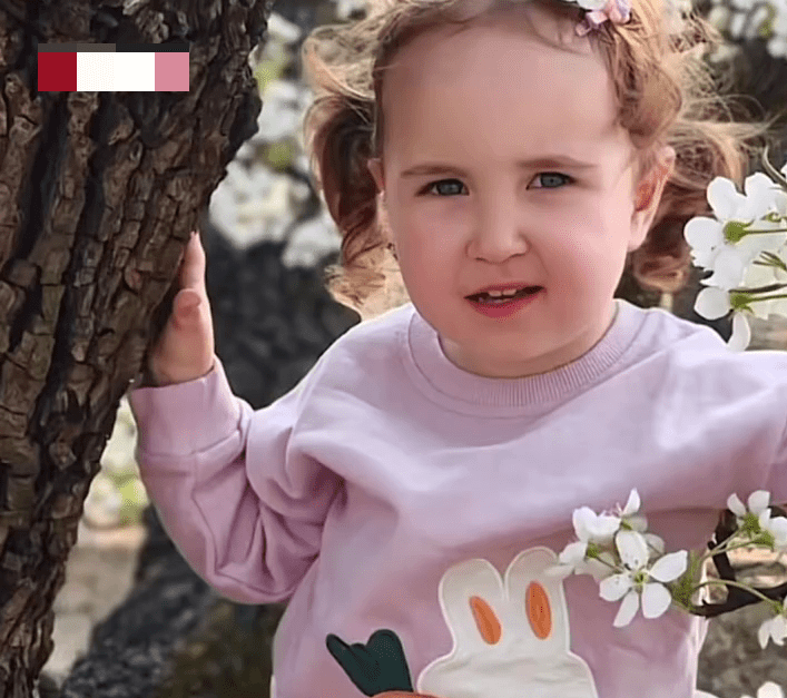 中國人爸媽生出的女兒竟呈現金髮碧眼特徵。