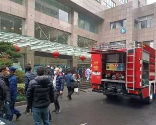 杭州一家醫院疑似發生爆炸致4人受傷。