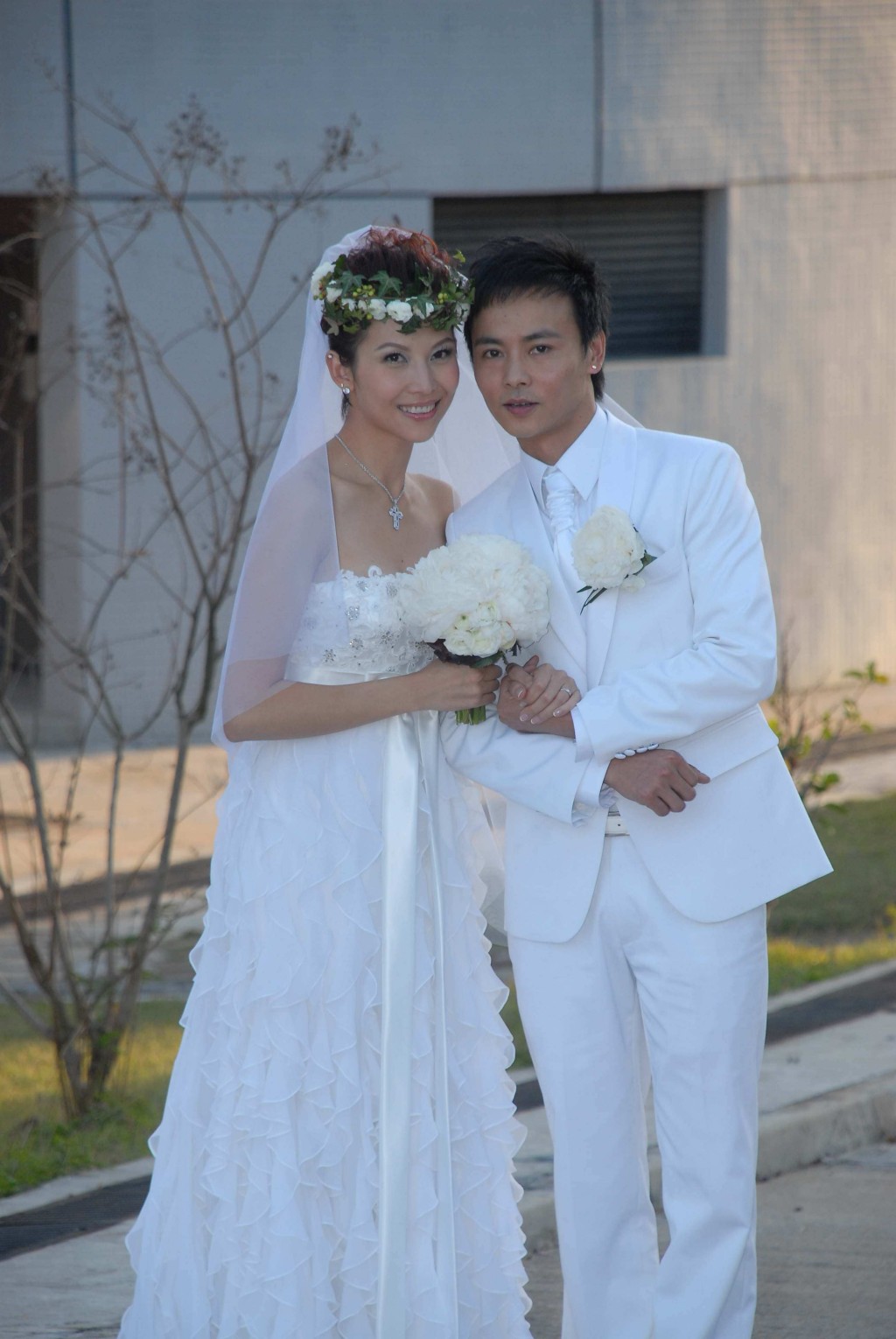 蔡少芬在2008年与内地演员张晋举行婚礼。