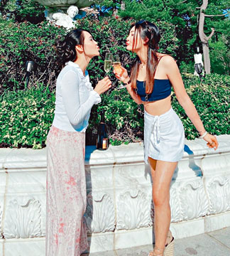 ■葉玉卿最近為女兒Victoria開心慶生。