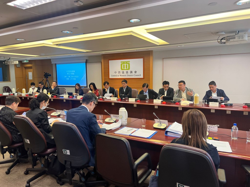 麥美娟強調區議員要以服務市民為初心。資料圖片 麥美娟強調區議員要以服務市民為初心。資料圖片