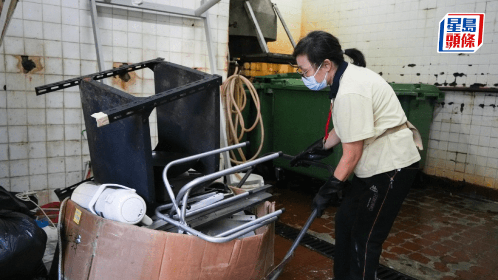 政府上周五宣布將垃圾徵費計劃延至8月1日實施。資料圖片