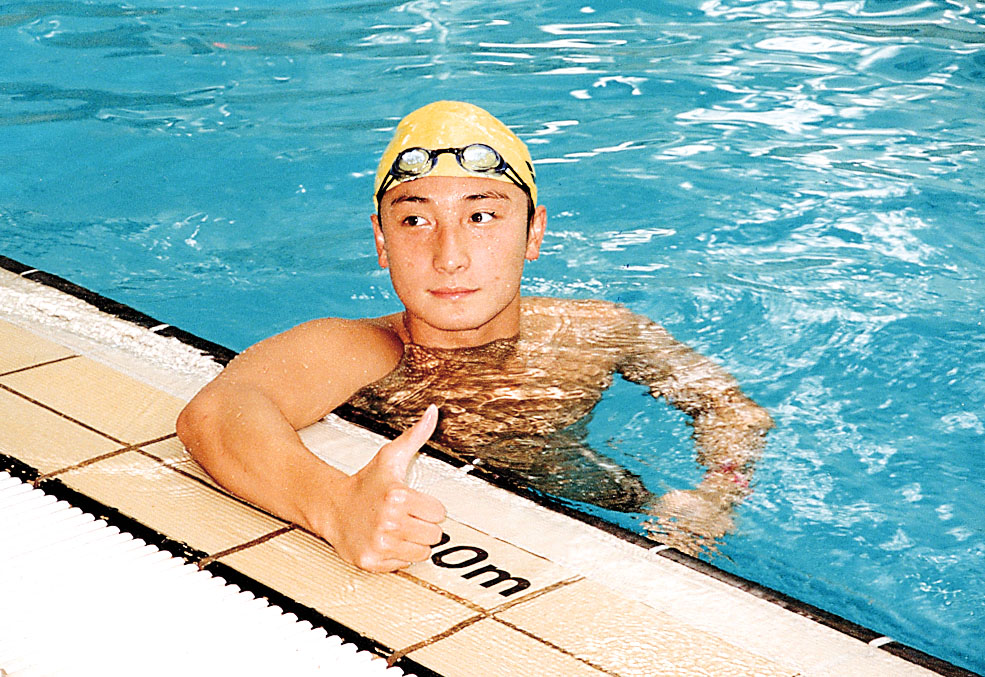 方力申以前是游泳运动员，更曾有多项香港纪录！