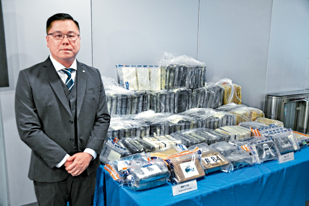 警方毒品調查科署理高級警司關駿軒講述反毒品行動詳情。