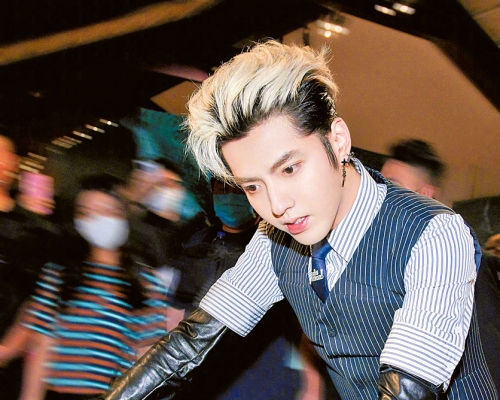 吴亦凡丑闻令大众关注艺人德行问题。