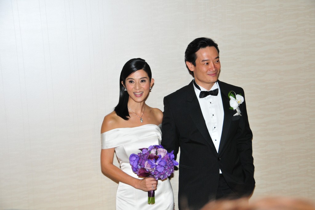 杨采妮2013年与拍拖多年的邱韶智结婚。