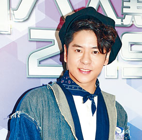 ■许廷铿出席新城活动，为乐坛新人们打气。