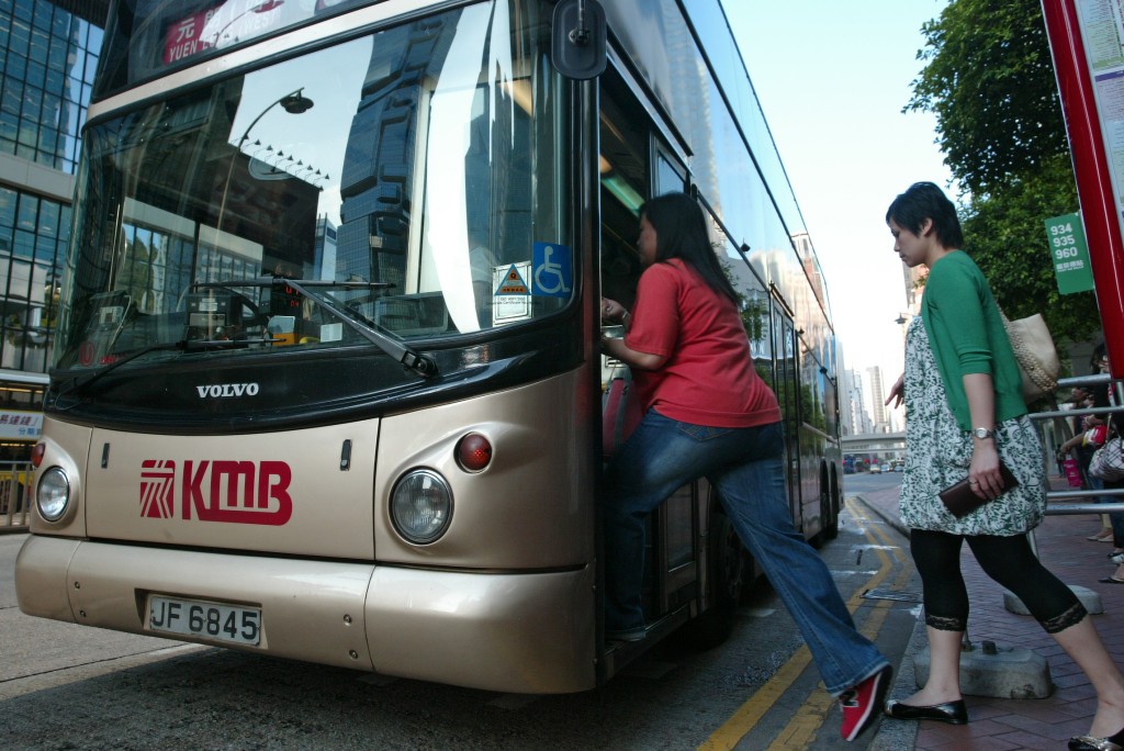 九巴於7月28日港鐵觀塘線暫停部分車站列車服務期間，亦會按需求加強部分路線服務。資料圖片