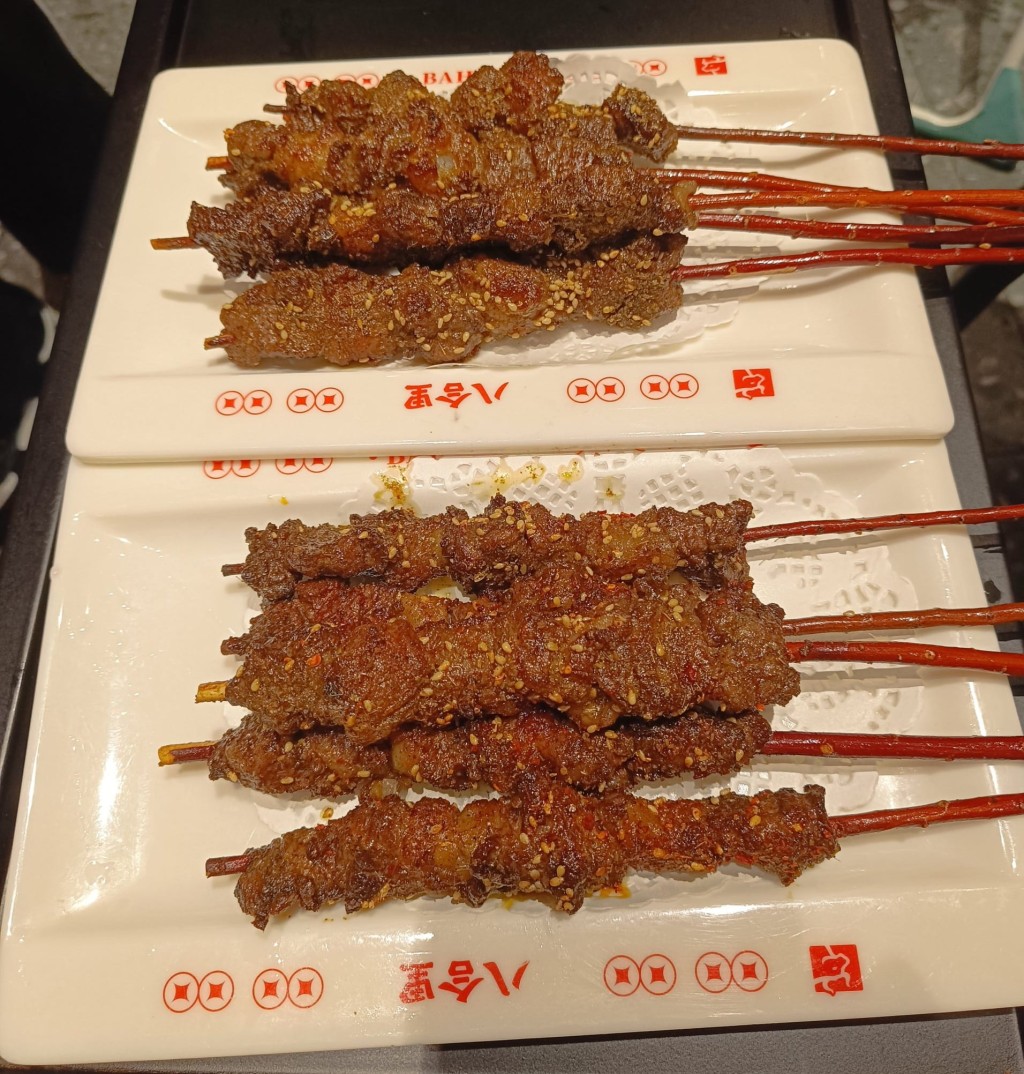 原味和辣味牛肉串各5串（图片来源：Facebook@深圳美食游玩交流分享区）