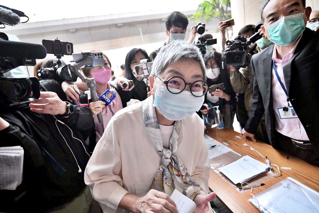 吳靄儀判囚12個月,緩刑2年。