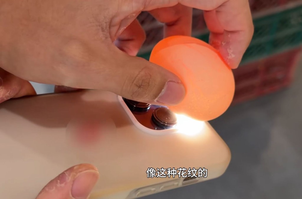 「愛吃蛋」在網上分享吃蛋的各種方法爆紅。抖音＠愛吃蛋