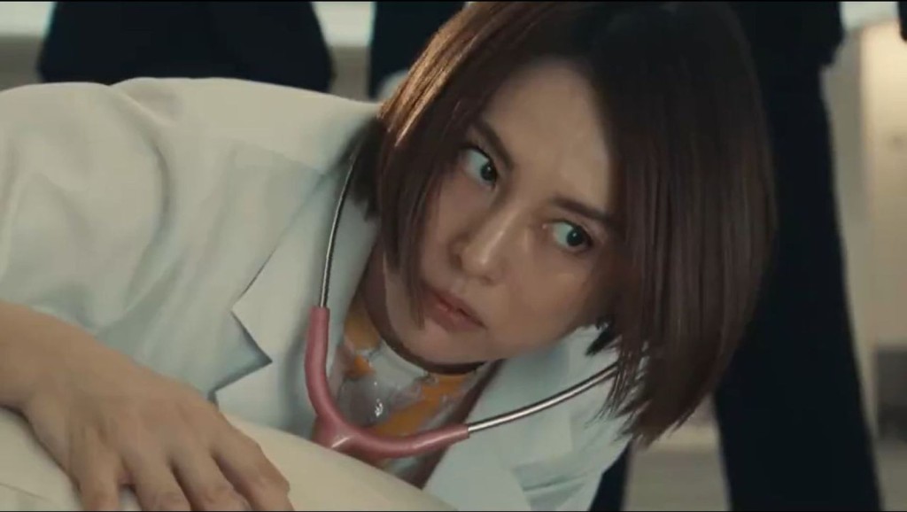 《Dr.X 7》第2集中有醫生染疫而要停工。