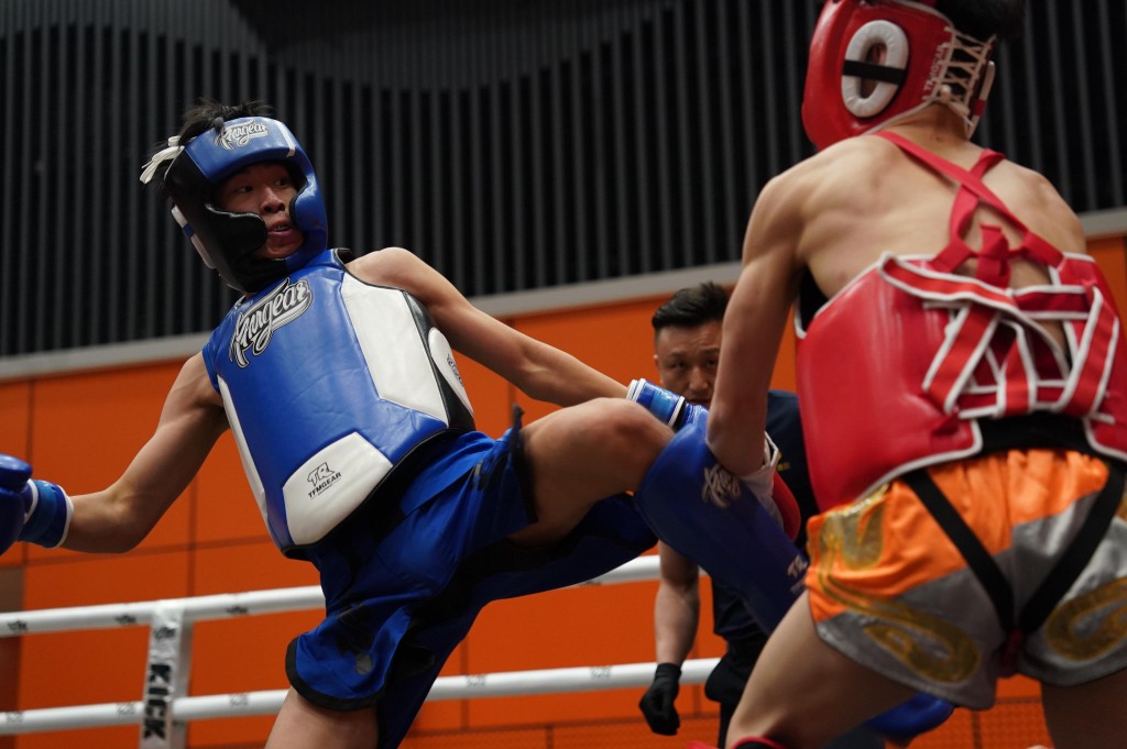 五名香港运动员(蓝衫)于大湾区武术精英大赛夺得佳绩。受访者提供图片