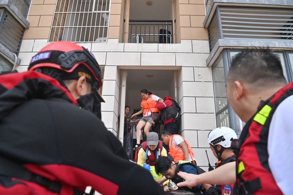 廣西貴港嚴重受災，街道如同澤國。新華社