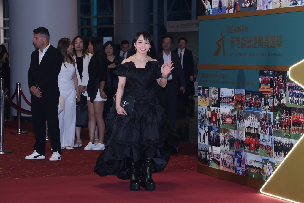 Grace难得在港，这天盛装出席杰运颁奖礼。苏正谦摄