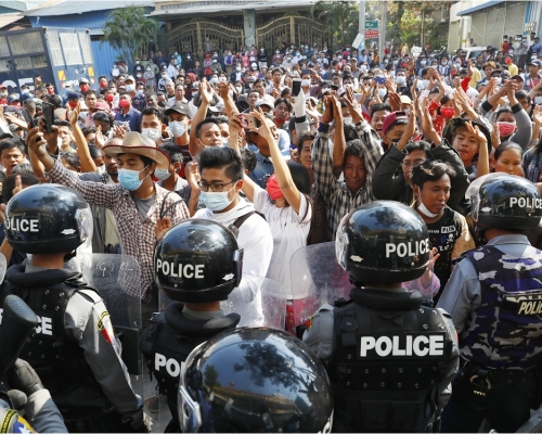 缅甸民众连续8日上街抗议。AP
