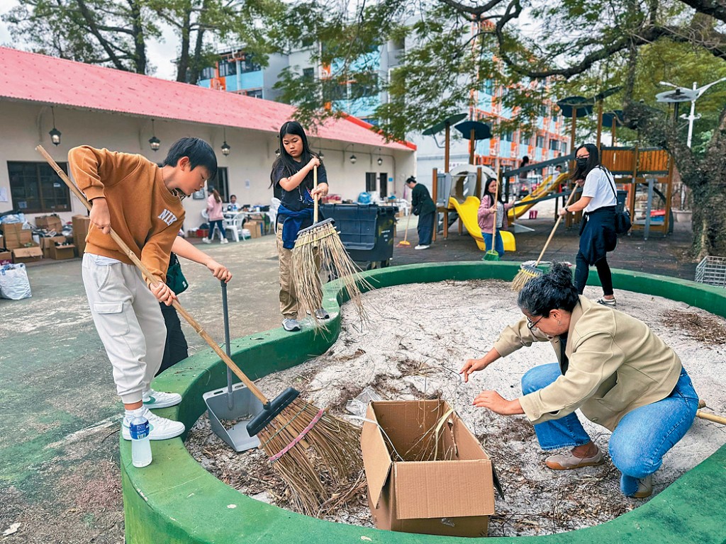 大埔宏福苑大火過後，陳沚抒將位於過渡性房屋旁邊的校舍借出，更動員學校師生整理校舍，望為受影響的居民提供活動空間。