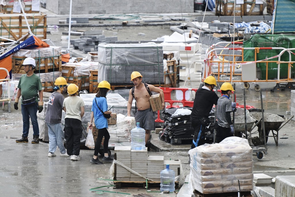 現時輸入不少外勞，因此工人數量足夠。資料圖片