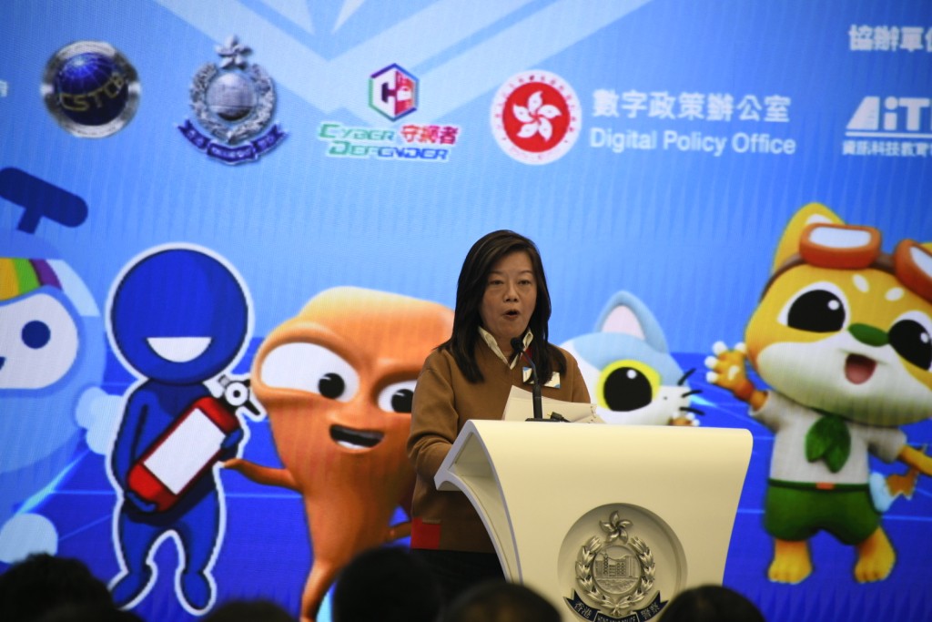 教育局常任秘書長陳穎韶表示，遊戲卡自推出以來，廣受學校歡迎。楊偉亨攝