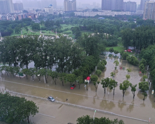 河南省水災導致33戈死亡，逾300萬人受災。新華社圖片
