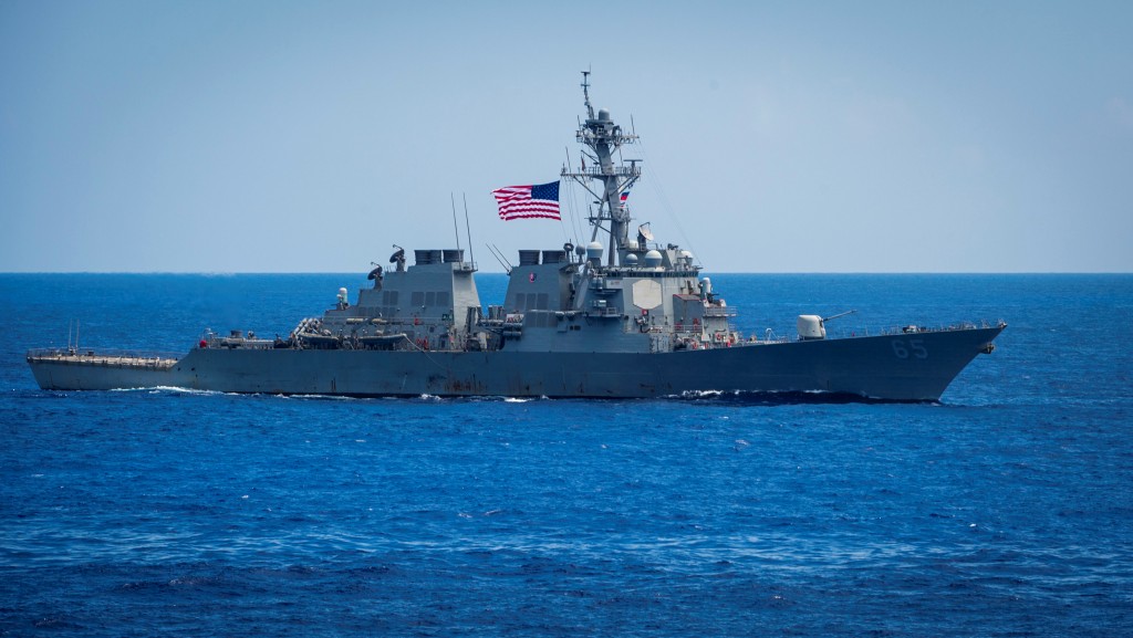 美軍「班福爾德號」上月底電力故障 一度全艦停電4日 被拖往菲律賓維修。路透社