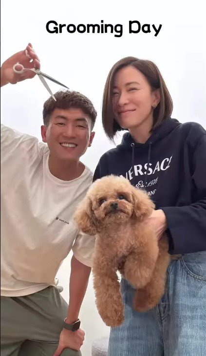佘詩曼十分滿意馬貫東幫Gaga服務。 佘詩曼十分滿意馬貫東幫Gaga服務。