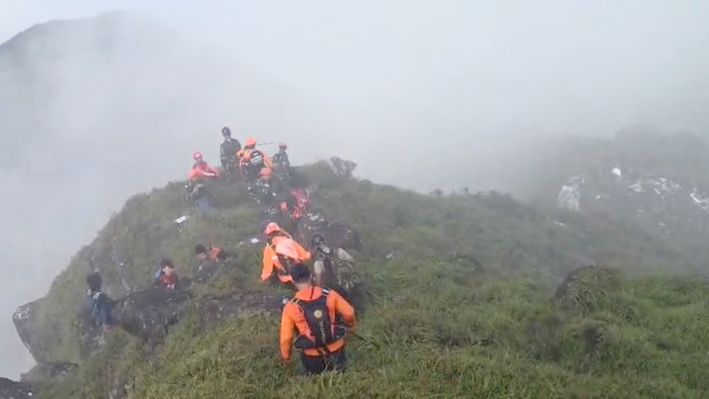 印尼漁業部巡察包機失事，尋獲飛機殘骸11人仍失蹤。 美聯社