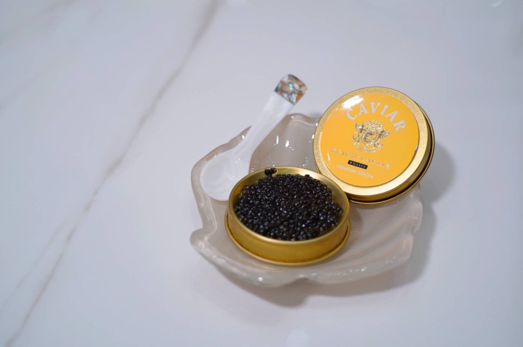 Premium Osetra魚子醬,品質僅次於最高級的Beluga。 Premium Osetra魚子醬,品質僅次於最高級的Beluga。