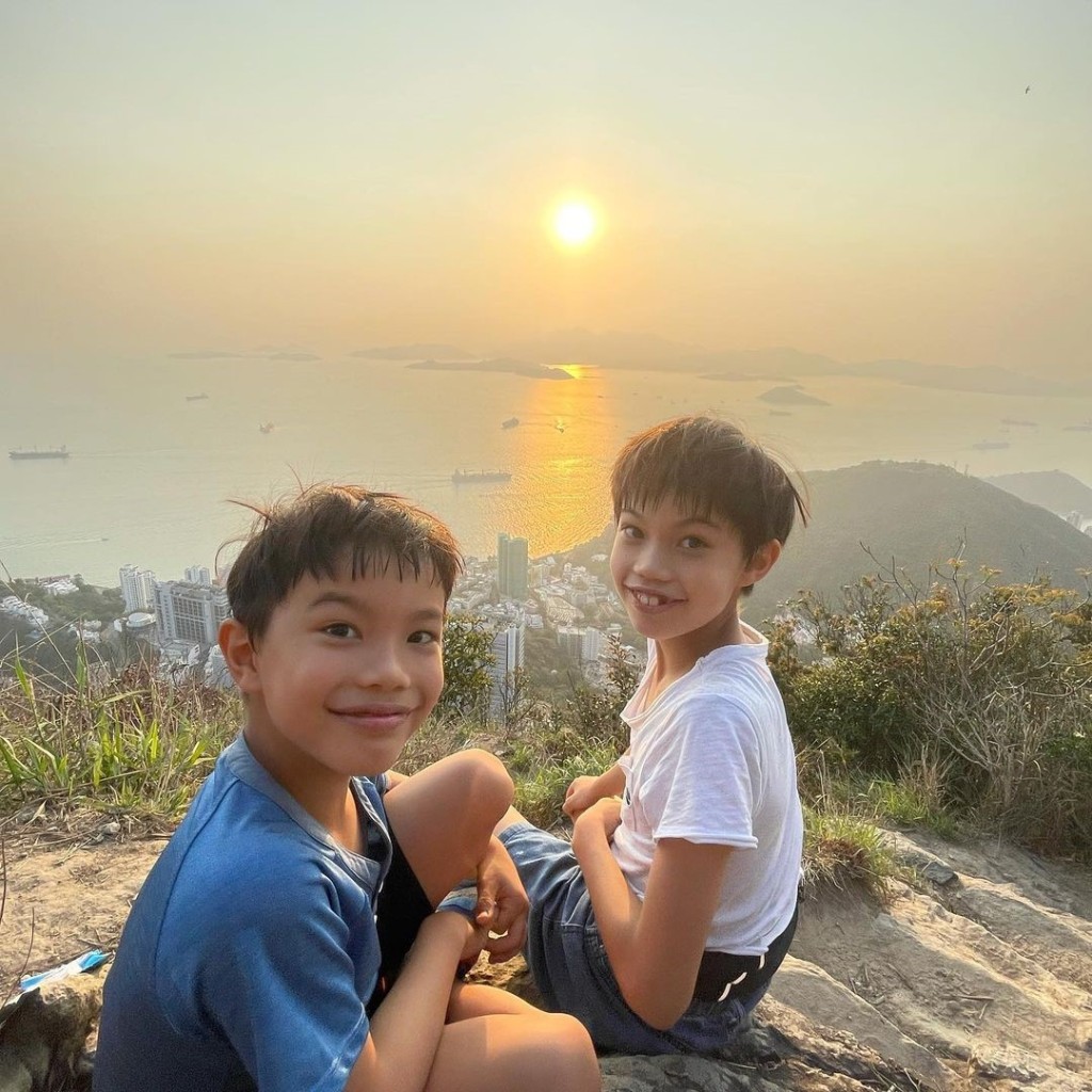 Rosanne有一對兒子，分別是9歲大仔白迅和7歲細仔白晨。