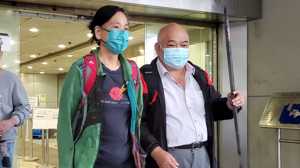 被告陳寶瑩（左）及曾健成（右）。鍾瀚霖攝