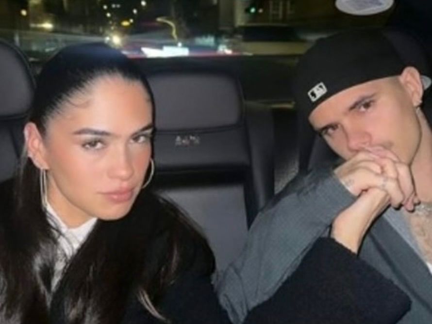 近日,弟弟Romeo則與大哥Brooklyn的舊愛Kim Turnbull到京都旅遊。 近日,弟弟Romeo則與大哥Brooklyn的舊愛Kim Turnbull到京都旅遊。