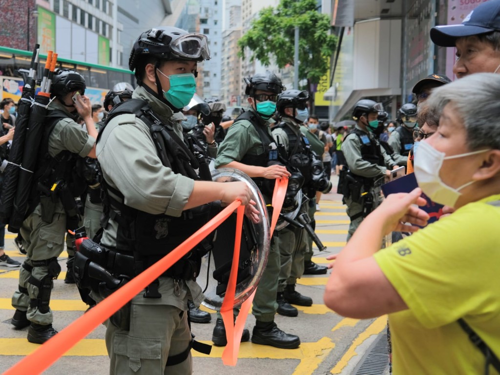警方拉起封鎖線。