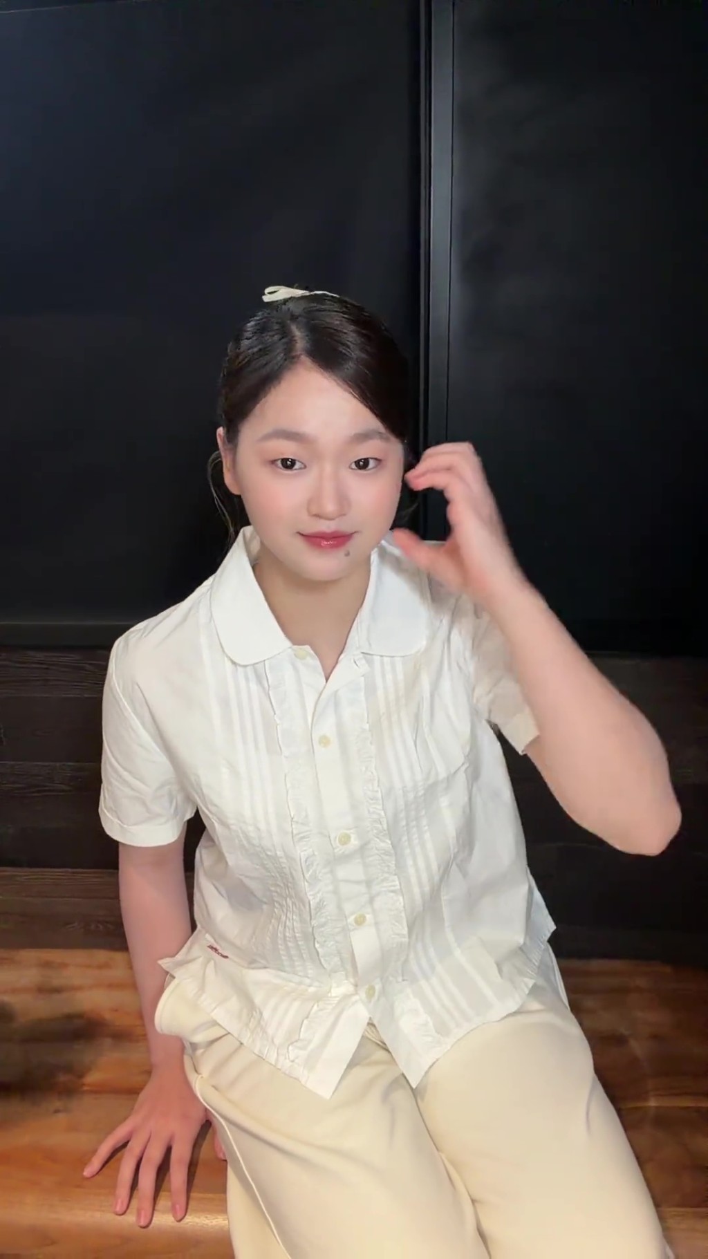 全红婵上海亮相扎辫跳手指舞。抖音 全红婵上海亮相扎辫跳手指舞。抖音