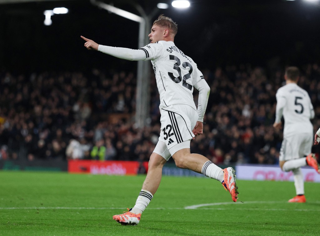 史密夫路維上半場補時階段頭槌頂入，富咸落後1:3返回更衣室。路透社