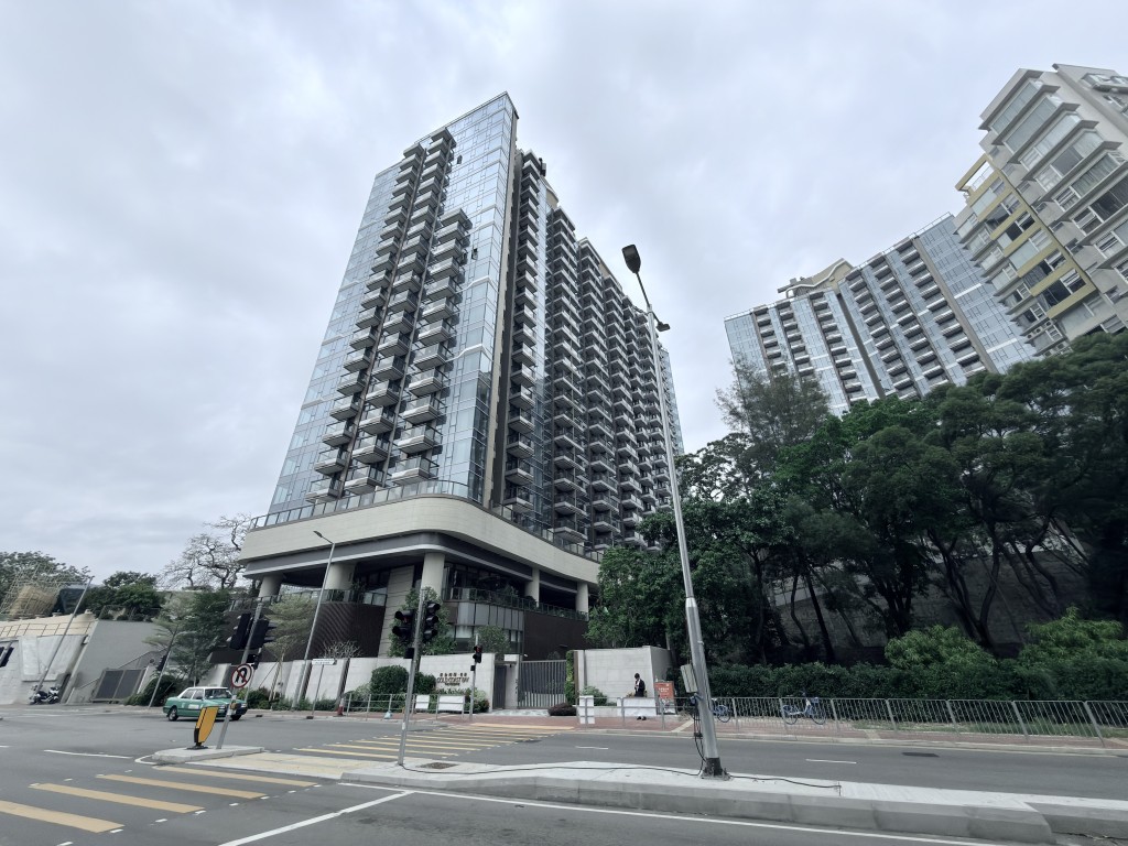 黃金海灣·意嵐一個1房單位以440.5萬售出，呎價逾1.24萬。