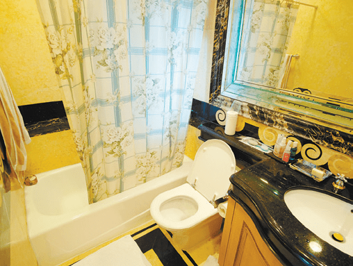 浴室有企理洁具，配置浴缸让住客浸浴。