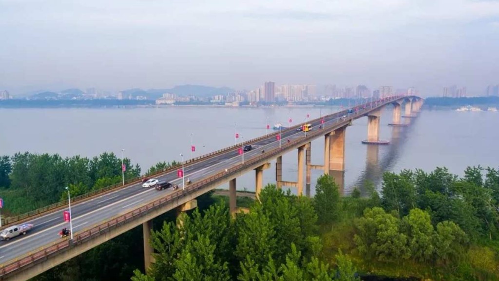 湖北黃石長江公路大橋，存在結構風險15日起封閉。老百曉集橋