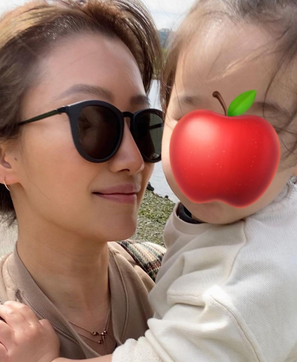 婷婷對女兒相當保護。